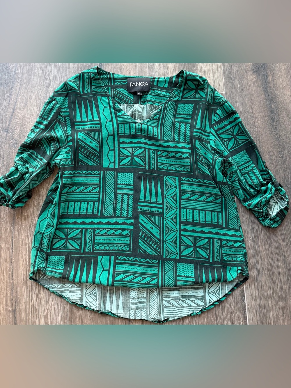 TANOA Emerald Green and Black Geometric Short Sleeve Tee